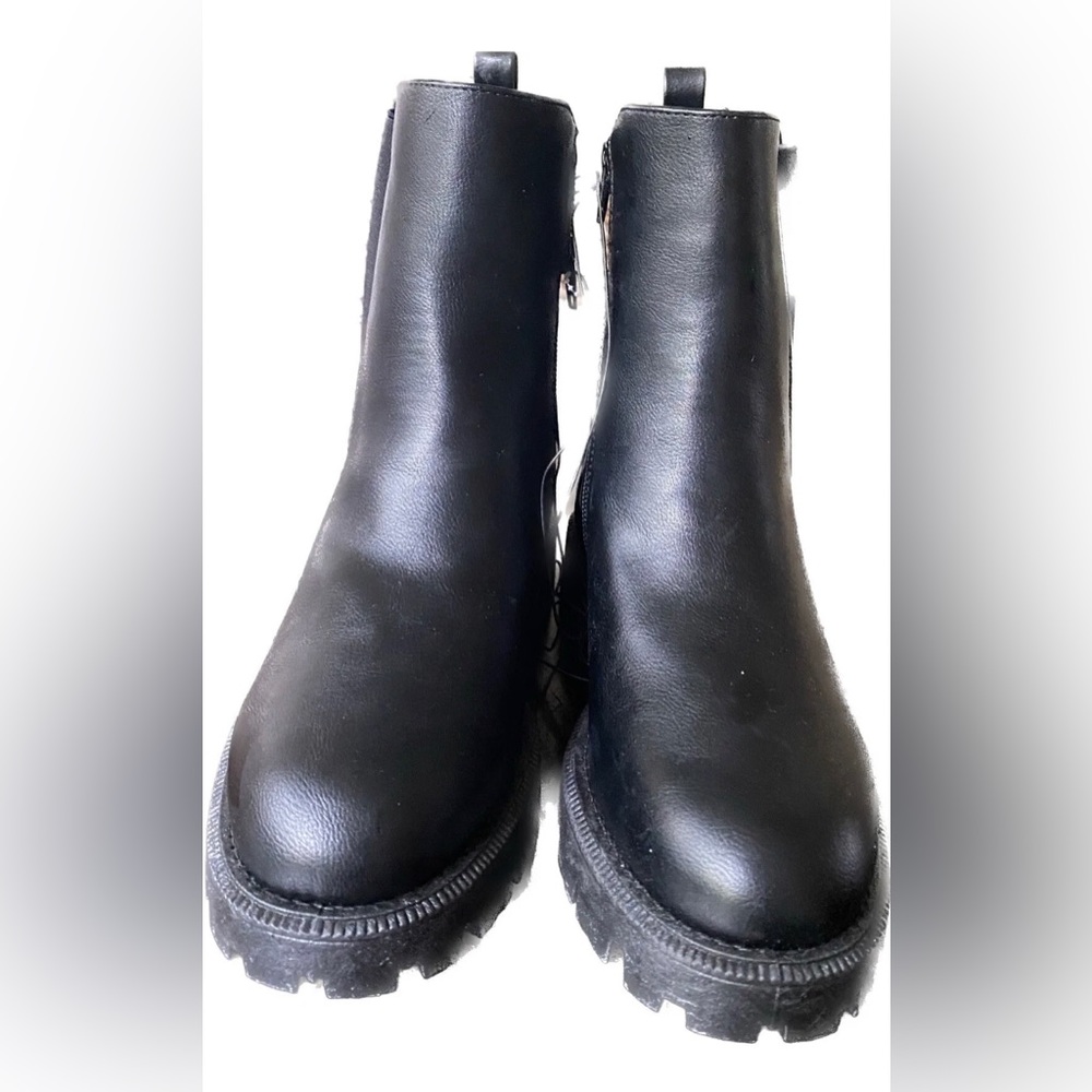 Women’s New Ankle Boots w~Chunky Heel~~Sugar~~NEW~~ 🩷